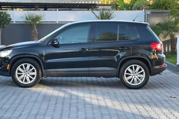 Makina ne shitje  ne Tirane - 5,400 Euro