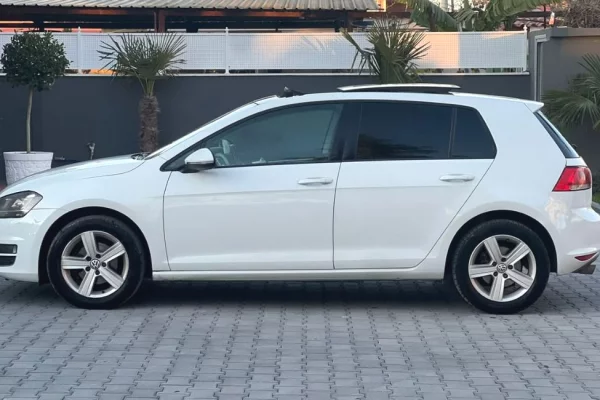 Makina ne shitje  ne Tirane - 5,700 Euro