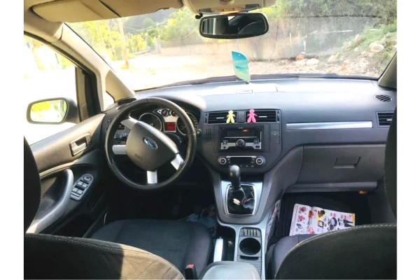 Makina ne shitje  ne Berat - 2,800 Euro