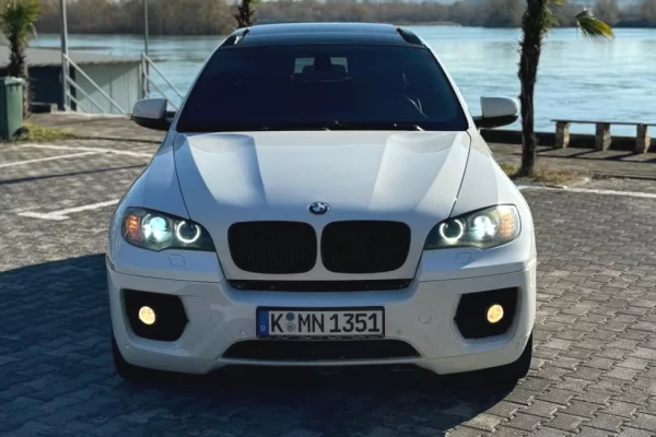 Makina ne shitje  ne Tirane - 10,500 Euro