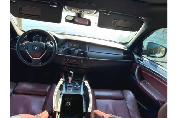 Makina ne shitje  ne Tirane - 10,500 Euro