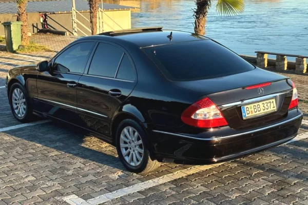 Makina ne shitje  ne Tirane - 6,400 Euro