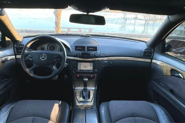 Makina ne shitje  ne Tirane - 6,400 Euro