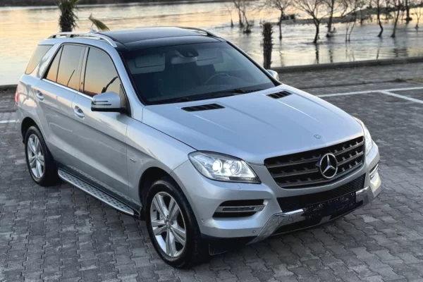 Makina ne shitje  ne Tirane - 13,500 Euro