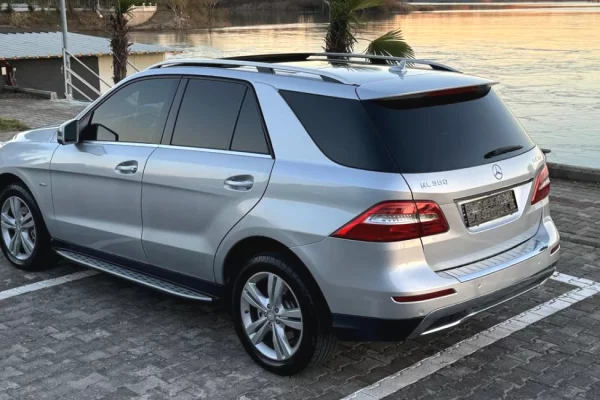 Makina ne shitje  ne Tirane - 13,500 Euro