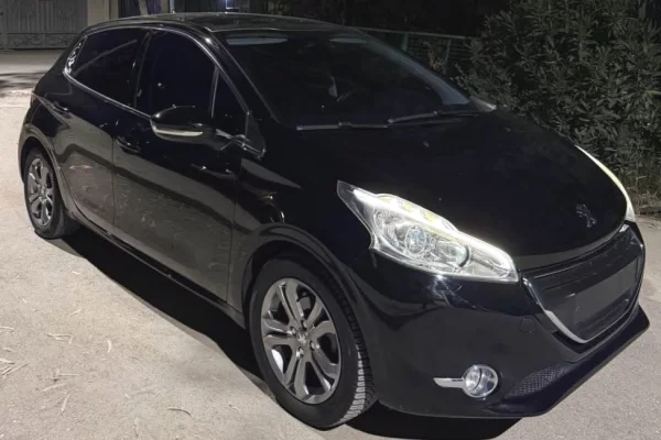 Makina ne shitje  ne Tirane - 6,500 Euro