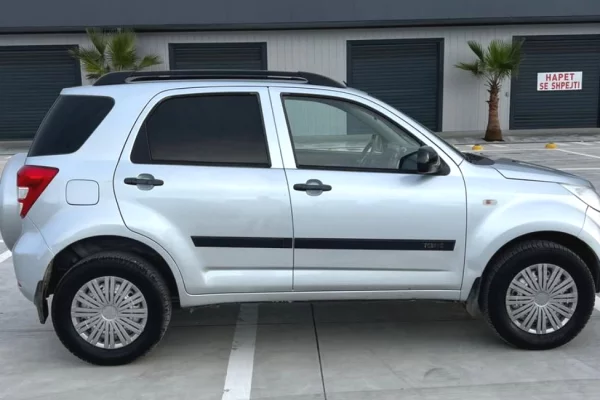 Makina ne shitje  ne Tirane - 5,300 Euro