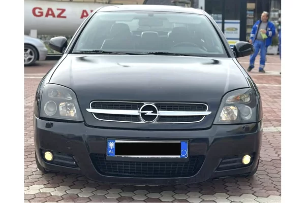 Makina ne shitje ne Tirane - 1,800 Euro