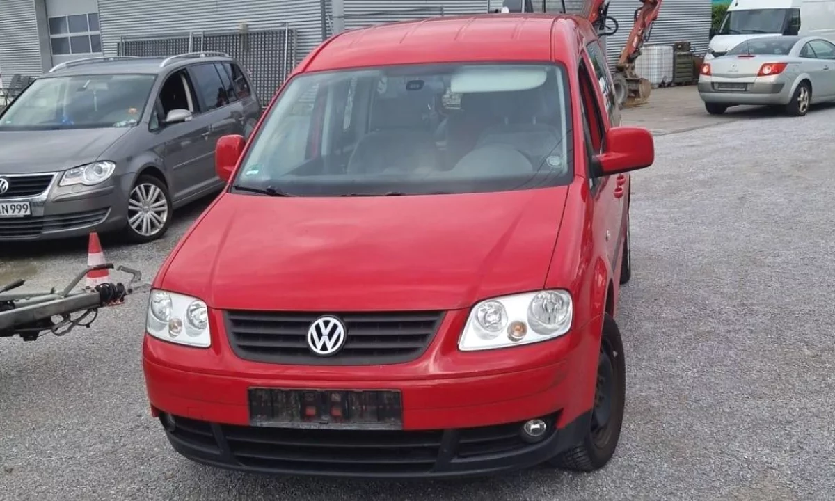 Makina ne shitje ne Tirane, Volkswagen, 2009 Diesel,Kambio Automatik Pagesa 5,800  Euro.