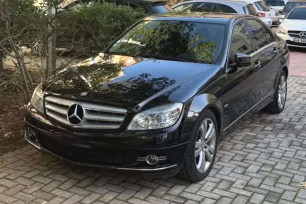 Makina ne shitje ne Lezhe - 6,500 Euro