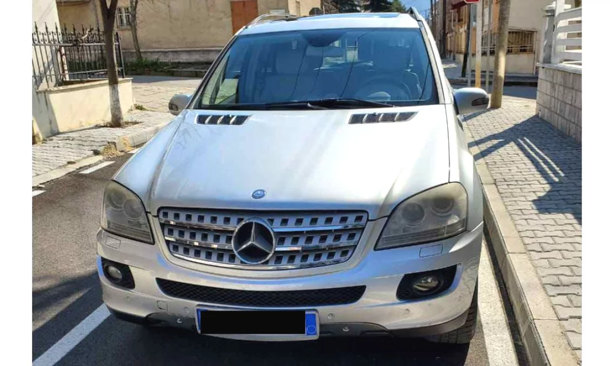 Makina ne shitje ne Korce, Mercedes-Benz, 2007 gasoline-gas,Kambio Automatik Pagesa 5,000  Euro.