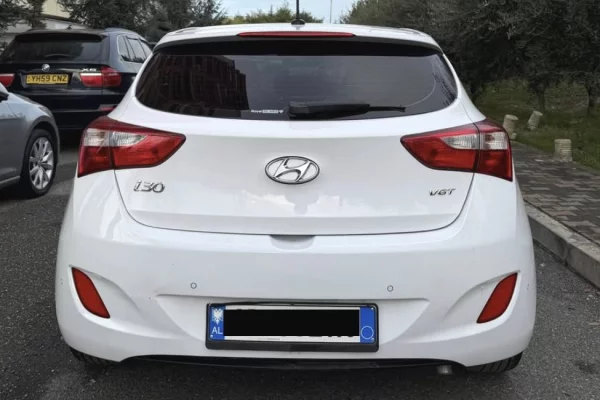 Makina ne shitje ne Tirane - 8,300 Euro