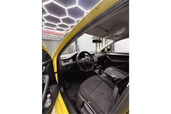 Makina ne shitje ne Tirane - 4,600 Euro