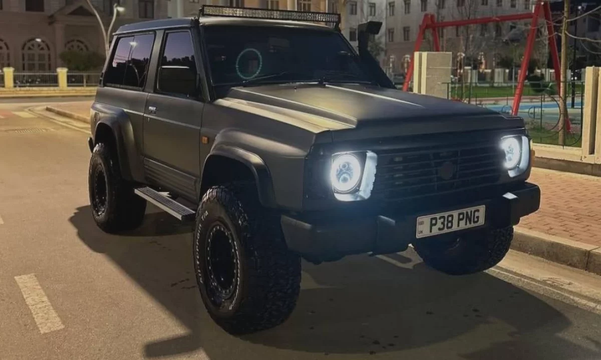 Makina ne shitje ne Berat, Nissan, 1996 Diesel,Kambio Manual Pagesa 15,800  Euro.