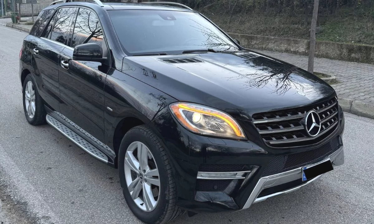 Makina ne shitje ne Tirane, Mercedes-Benz, 2012 Diesel,Kambio Automatik Pagesa 13,300  Euro.