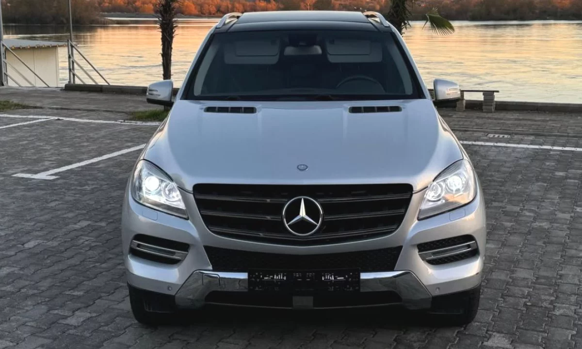 Makina ne shitje ne Tirane, Mercedes-Benz, 2013 Diesel,Kambio Automatik Pagesa 13,500  Euro.