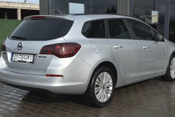 Cars for sale in Pristina - 6,900 Euro