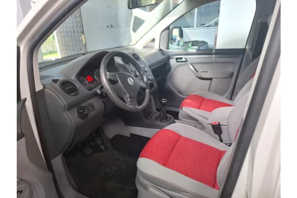 Makina ne shitje ne Tirane - 6,800 Euro