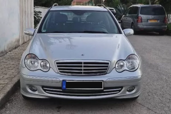 Makina ne shitje ne Tirane - 4,000 Euro