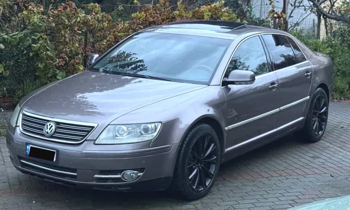 Makina ne shitje ne Tirane, Volkswagen, 2005 Diesel,Kambio Automatik Pagesa 4,000  Euro.