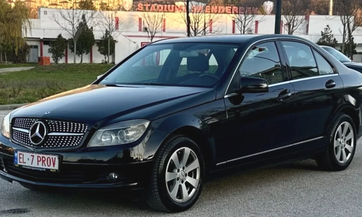 Makina ne shitje ne Tirane, Mercedes-Benz, 2010 Diesel,Kambio Automatik Pagesa 5,500  Euro.