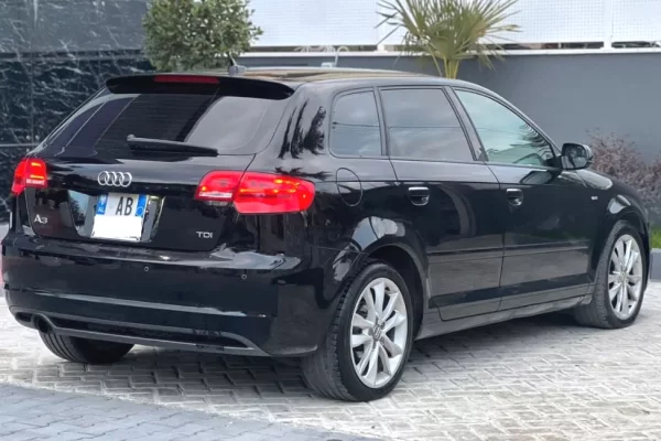 Makina ne shitje ne Tirane - 5,900 Euro