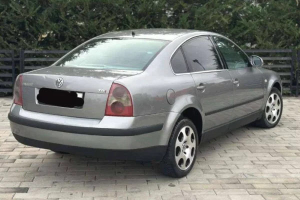Cars for sale in Pristina - 3,900 Euro