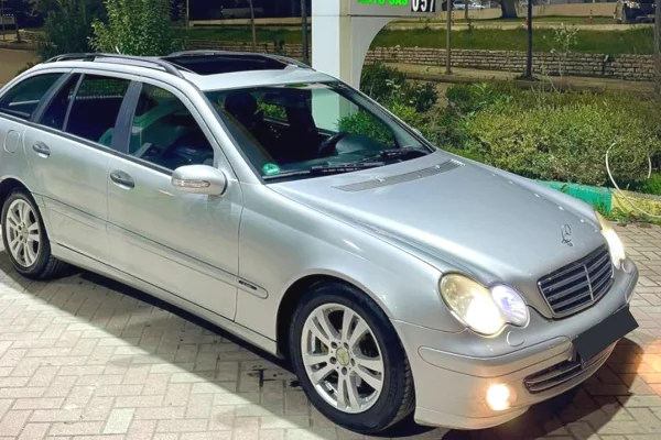 Makina ne shitje ne Tirane - 3,800 Euro