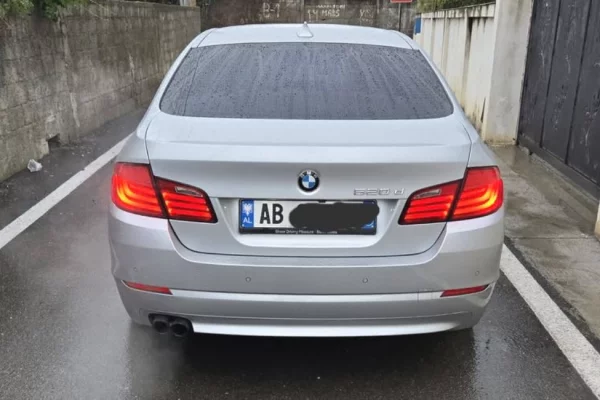 Makina ne shitje ne Tirane - 8,900 Euro