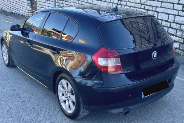 Makina ne shitje ne Tirane - 2,500 Euro