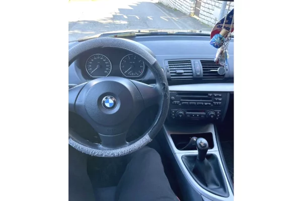 Makina ne shitje ne Tirane - 2,500 Euro