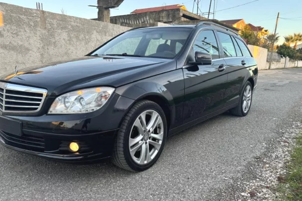 Makina ne shitje ne Tirane - 5,800 Euro