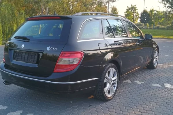 Makina ne shitje ne Tirane - 5,800 Euro