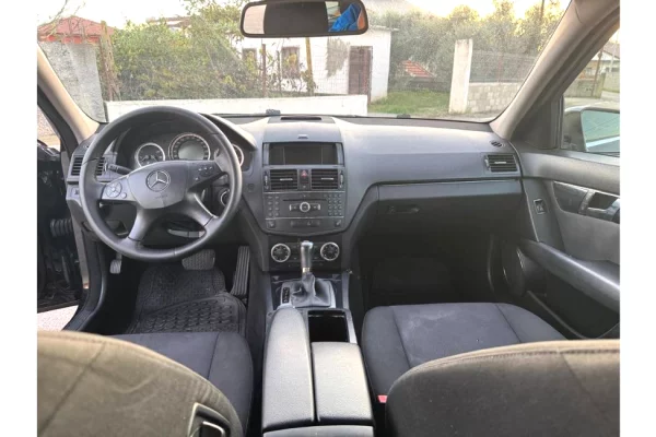 Makina ne shitje ne Tirane - 5,800 Euro