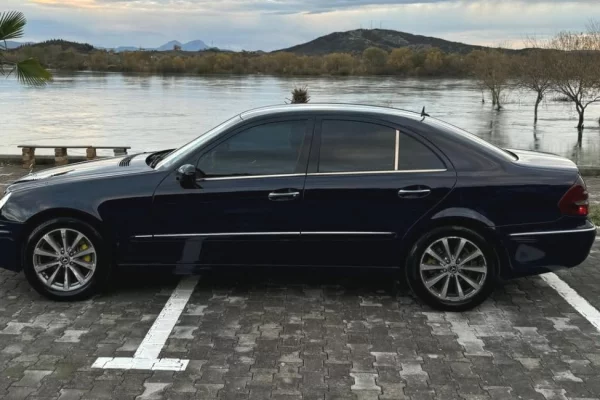 Makina ne shitje ne Tirane - 5,200 Euro