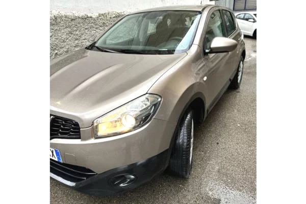 Makina ne shitje ne Tirane - 4,700 Euro