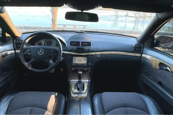 Makina ne shitje ne Tirane - 6,400 Euro