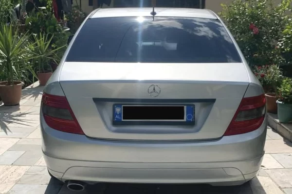 Makina ne shitje ne Fier - 7,000 Euro