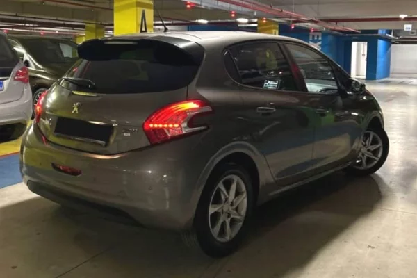 Cars for sale in Tirana - 5,200 Euro