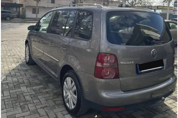 Cars for sale in Tirana - 5,300 Euro
