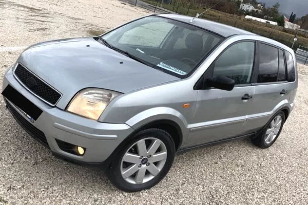 Cars for sale in Tirana - 2,250 Euro