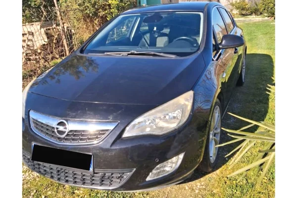 Cars for sale in Tirana - 2,900 Euro