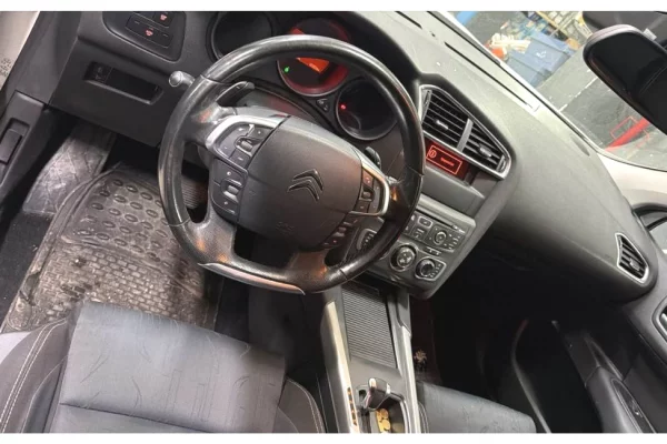 Cars for sale in Vlora - 5,500 Euro