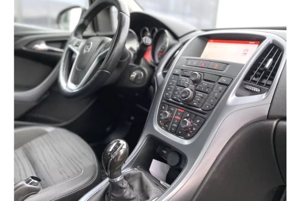 Cars for sale in Pristina - 6,900 Euro