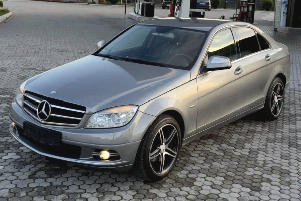 Cars for sale in Tirana - 5,600 Euro