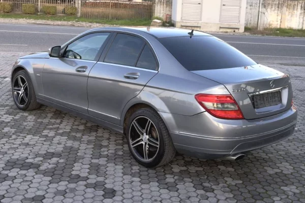 Cars for sale in Tirana - 5,600 Euro