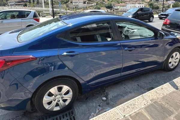 Makina ne shitje ne Tirane - 6,300 Euro