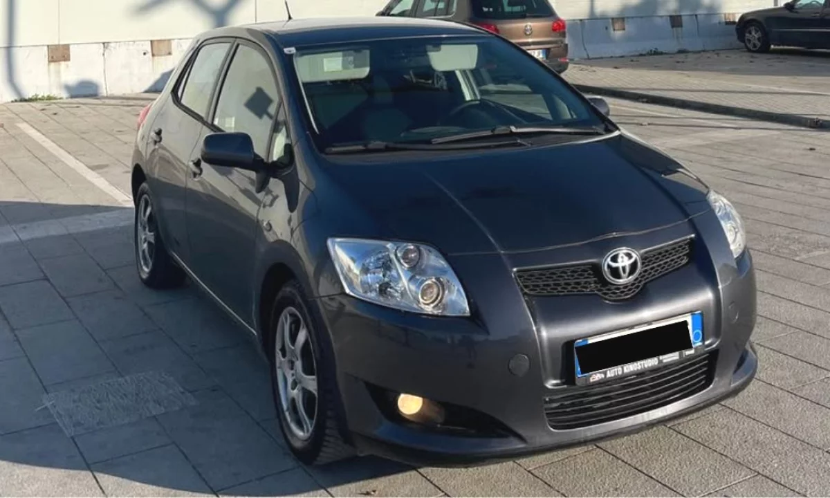 Makina ne shitje ne Tirane, Toyota, 2008 Diesel,Kambio Automatik Pagesa 4,300  Euro.