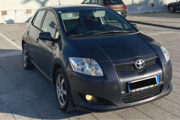 Makina ne shitje ne Tirane - 4,300 Euro