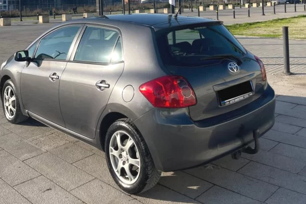 Makina ne shitje ne Tirane - 4,300 Euro